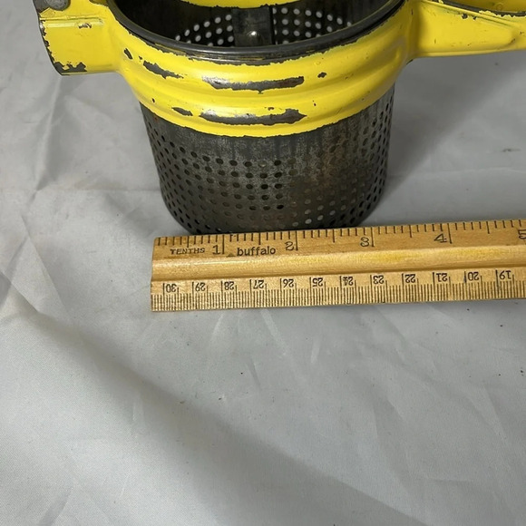 VINTAGE MCM 50’s Tala Potato Ricer Bright Yellow Manual Made In England - Picture 9 of 11